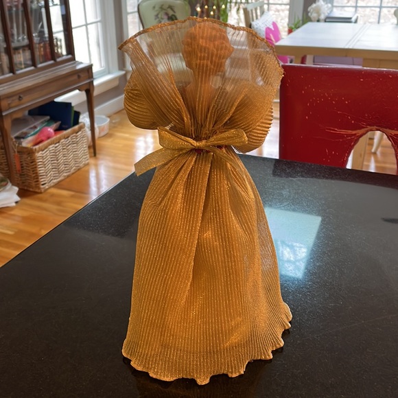 13 inch Porcelain Victorian Angel - Gold and Burgundy - Picture 8 of 16